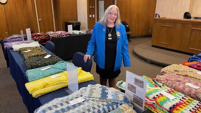 Fallen officer’s mother raises money for MPD selling handmade Afghans [Video]