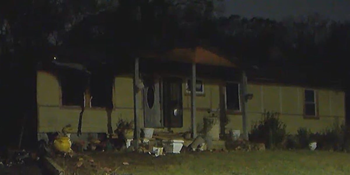 House catches fire in northwest Atlanta overnight [Video]