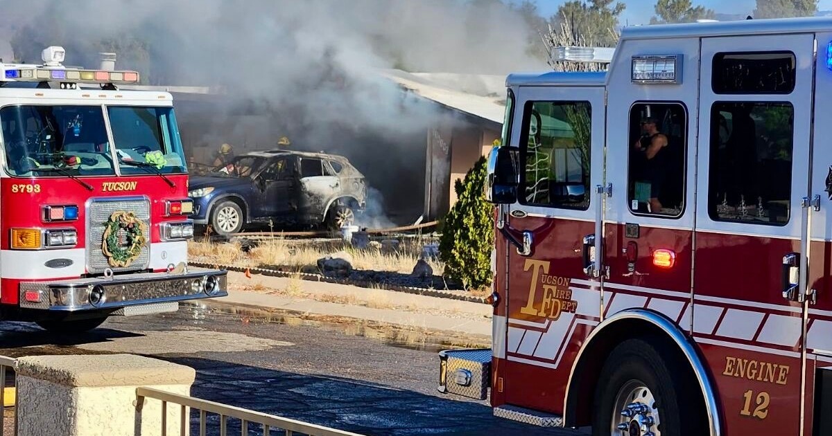 Fire guts garage, attic at home on Tucson’s Southeast side [Video]