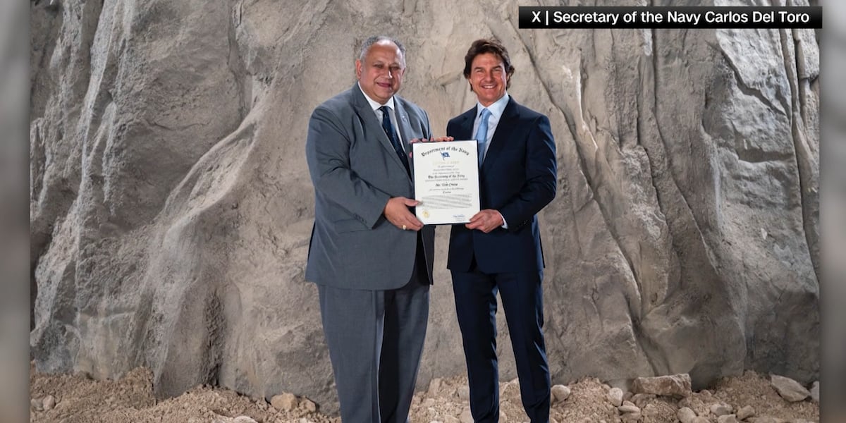 U.S. Navy presents Tom Cruise with top civilian honor [Video]