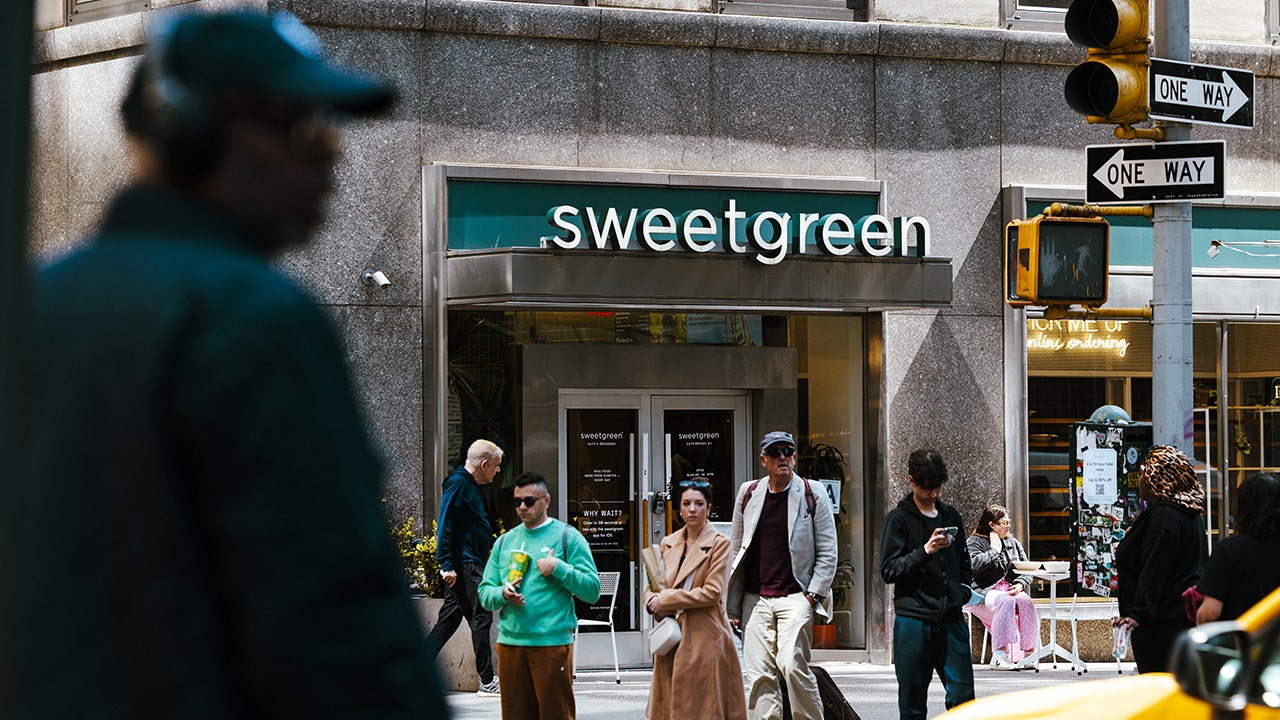 Sweetgreen fights for farmers markets to survive: ‘No harder business’ than farming [Video]