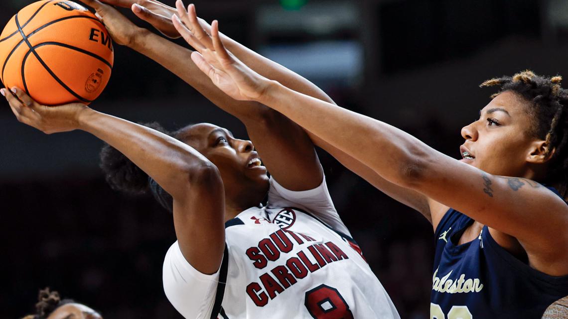 Edwards scores 20 as No. 2 South Carolina wins 64th straight at home, 82-46 over Charleston Southern [Video]