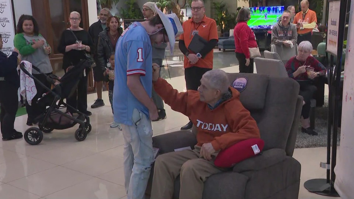 Mattress Mack welcomed home after open heart surgery [Video]