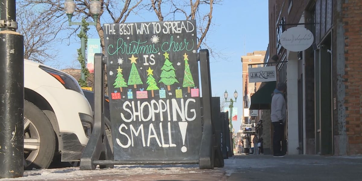 Downtown businesses hoping for bump during final weekend before Christmas [Video]