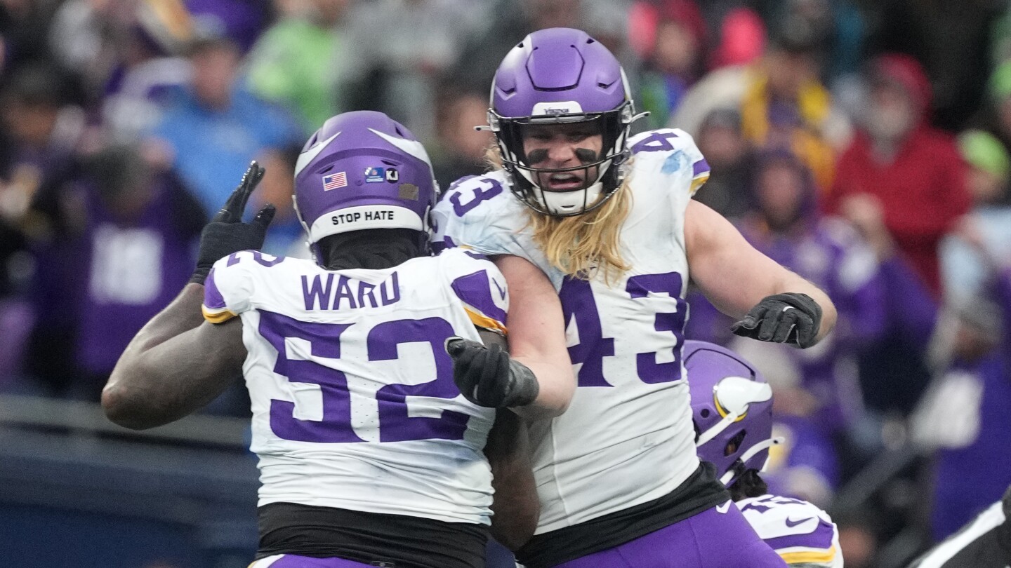 Andrew Van Ginkel named NFC defensive player of the week [Video]