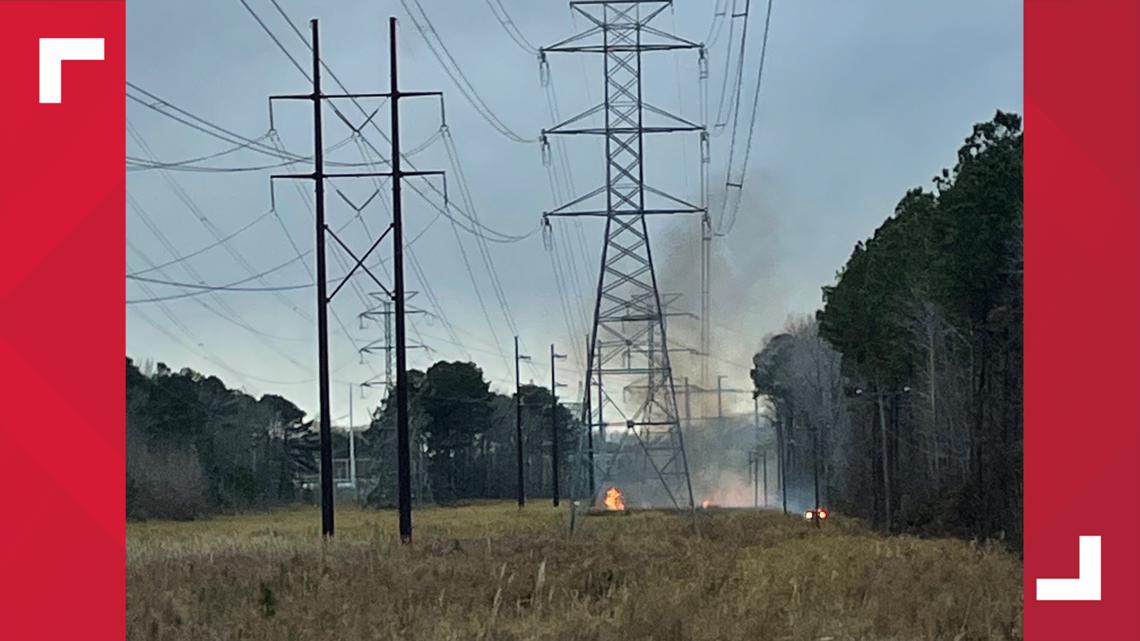 Brush fire in Chesapeake started by downed power line [Video]