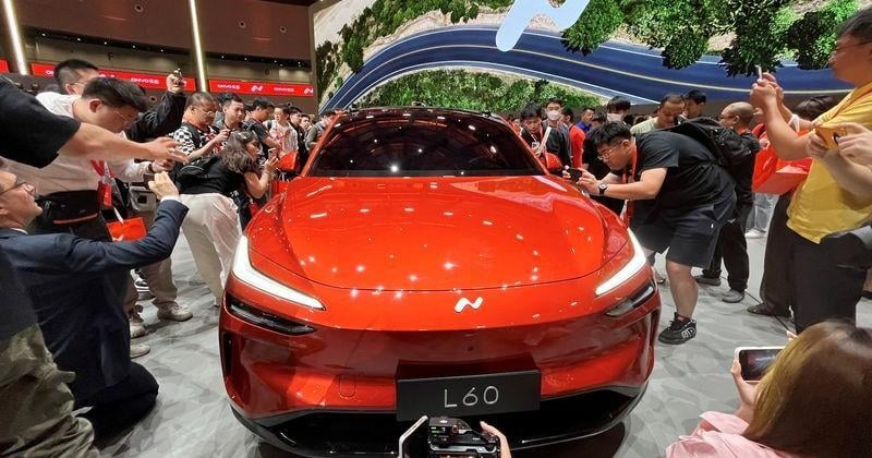 Chinese EV makers extend buying incentives as price war enters third year | U.S. & World [Video]