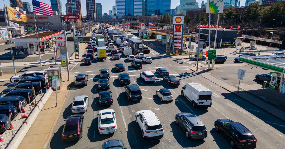 Driving into Manhattan? That’ll cost you, as new congestion toll starts Sunday  Boston 25 News [Video]