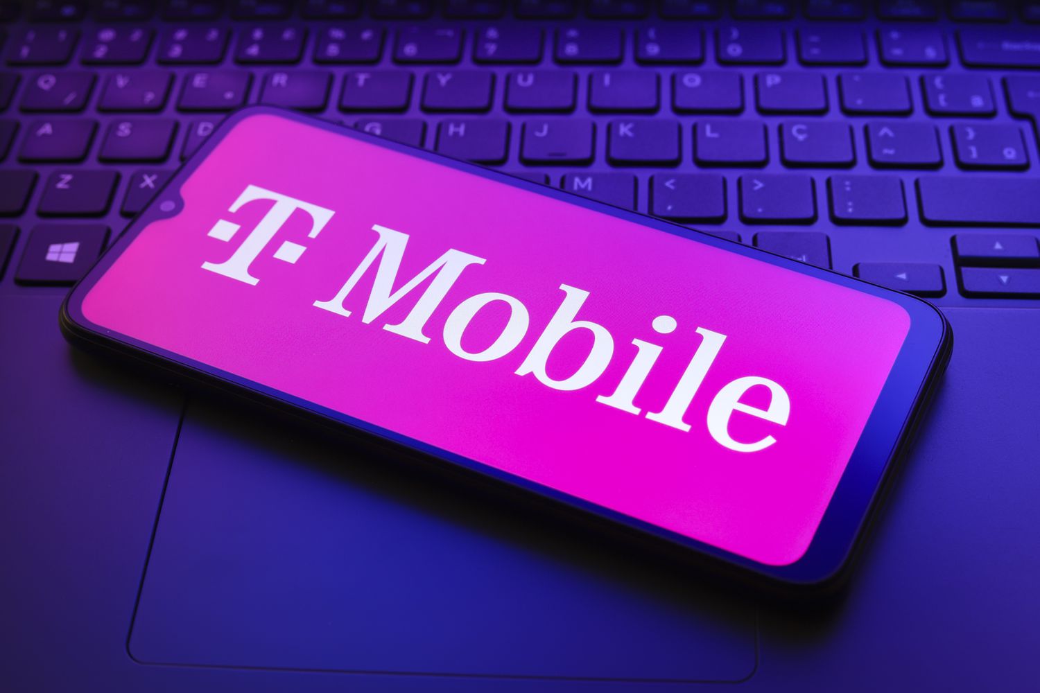 T-Mobile US Stock Falls Following Analysts’ Downgrades [Video]