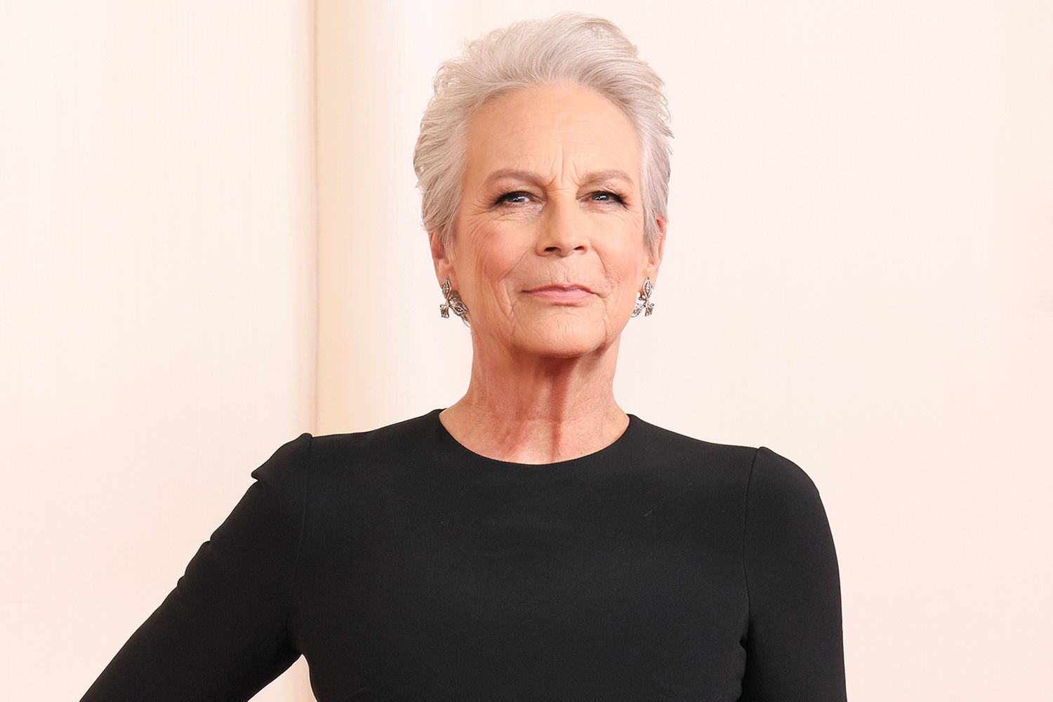 Jamie Lee Curtis Says Her Family Is Safe as ‘Terrifying’ L.A. Fires Continue [Video]