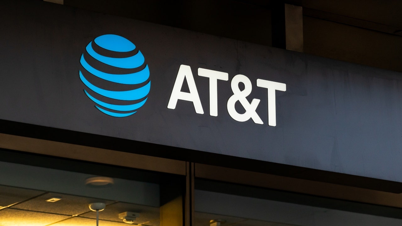 AT&T to offer customers bill credits for network outages [Video]