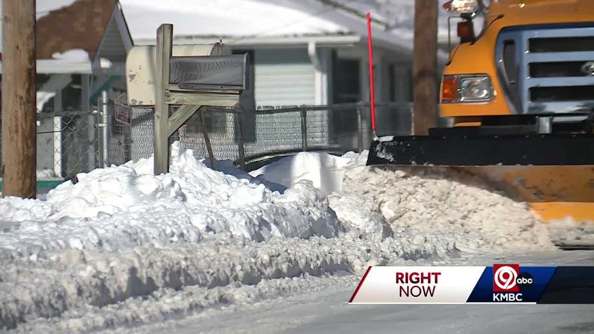 USPS asks for clear path to mailboxes to get mail delivered [Video]