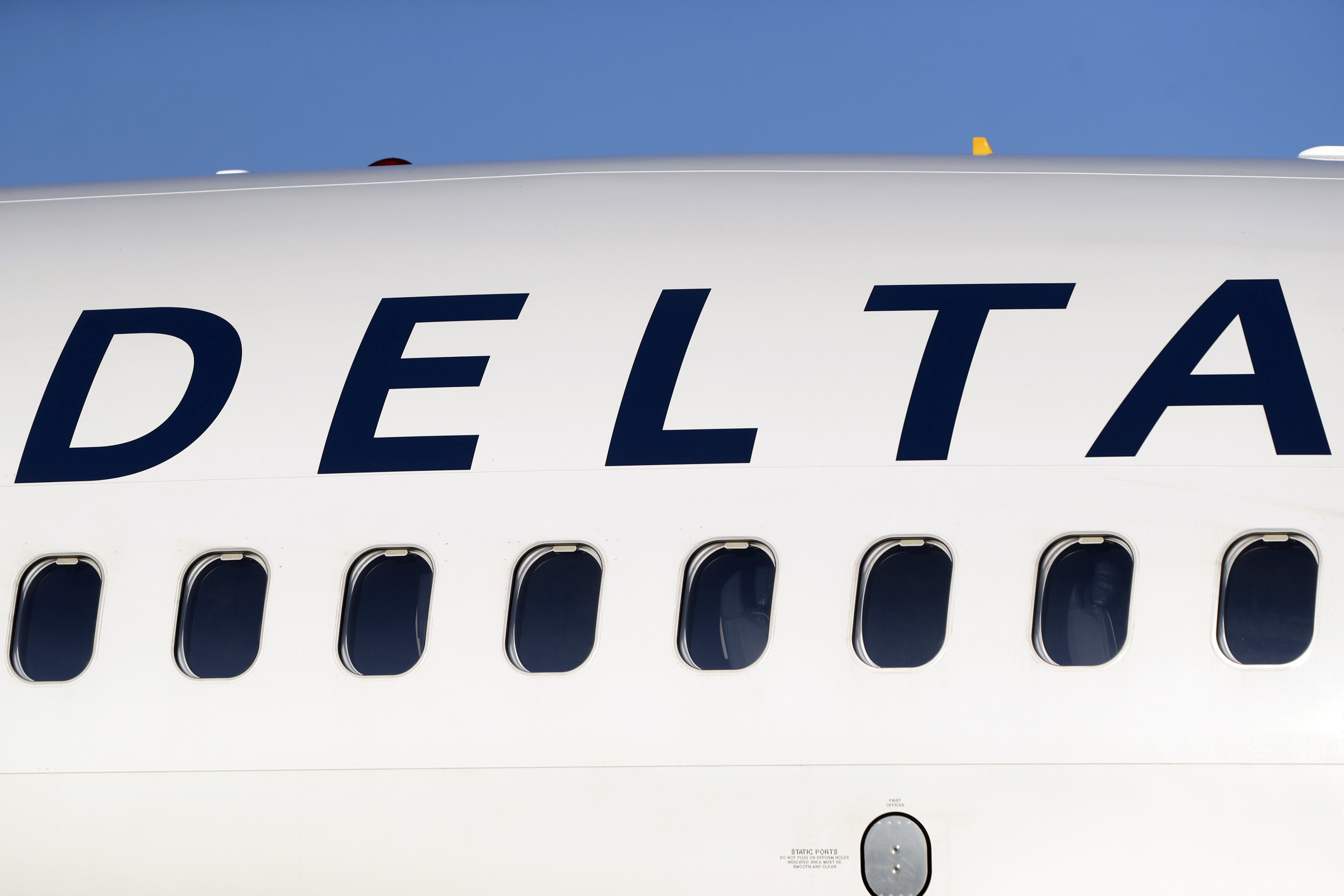 Delta’s Holiday Travel Surge Fuels Record Revenue in Q4 [Video]