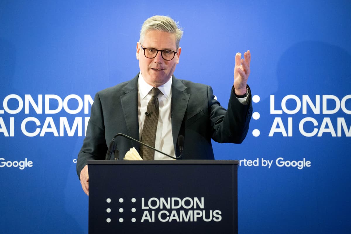 Keir Starmer gives full backing to Rachel Reeves as he claims AI can double UK productivity in a few years [Video]