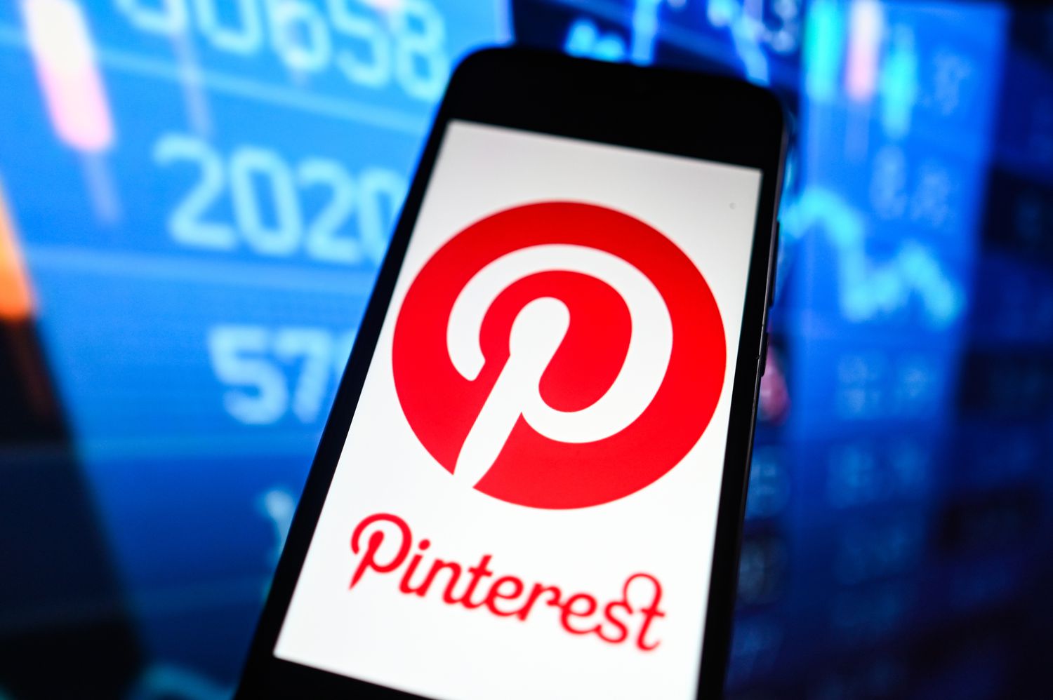 Pinterest Stock Dips as Analysts See Platform ‘Struggling’ To Grow Ad Revenue [Video]