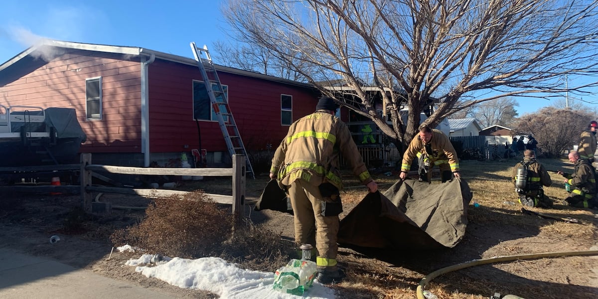 Firefighters extinguish blaze at home in North Platte [Video]