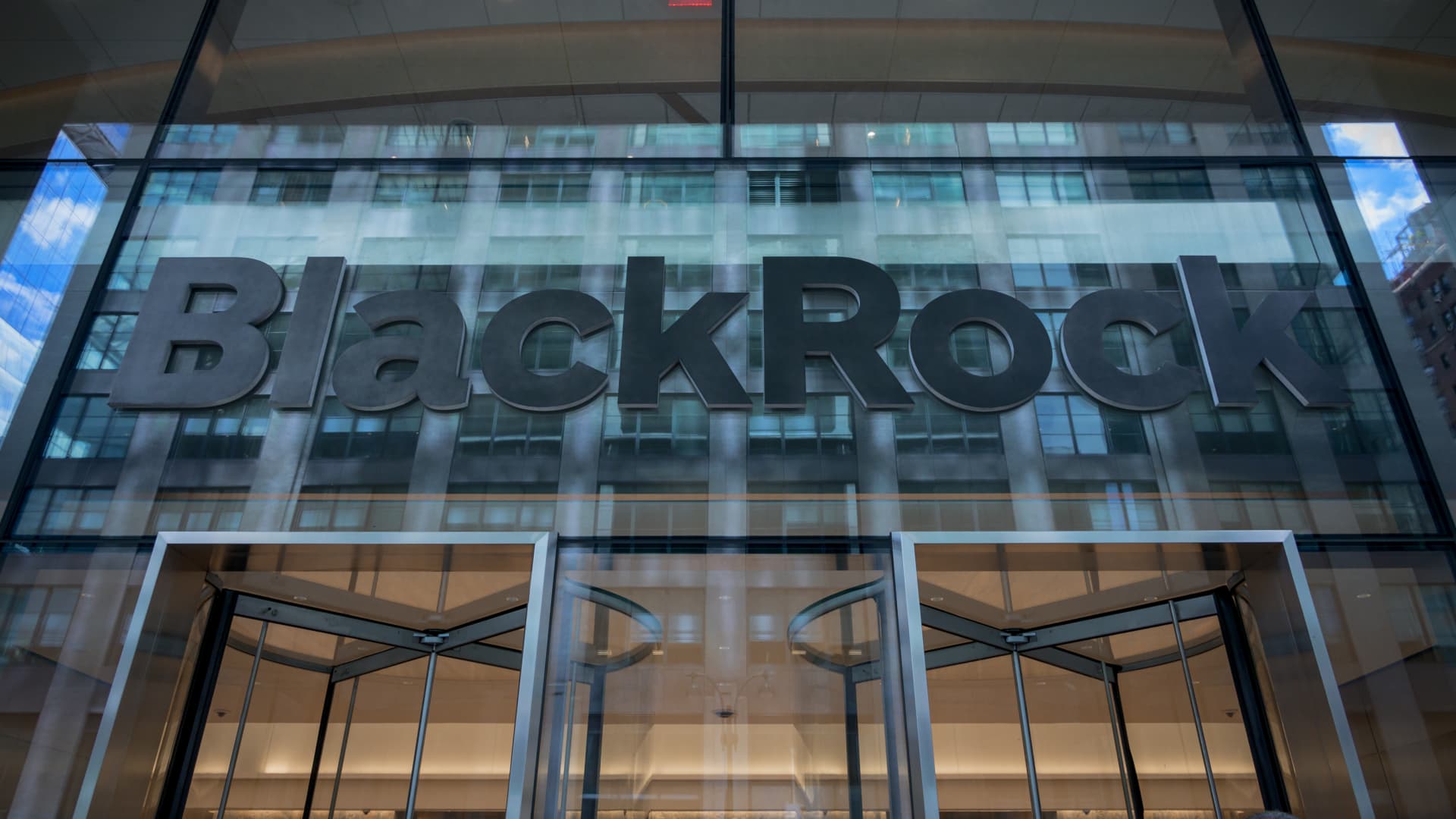 BlackRock stock pops after asset manager delivers beat [Video]