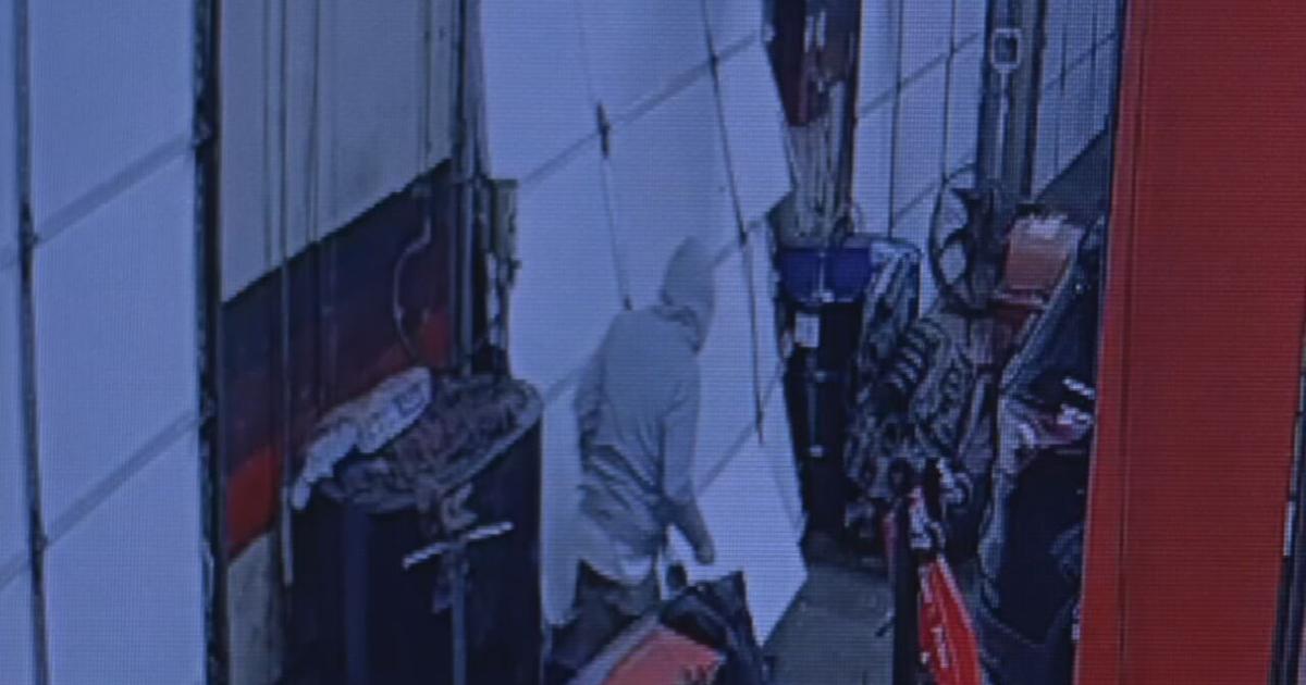 Surveillance video captures man’s burglaries at local businesses in Louisville | News from WDRB