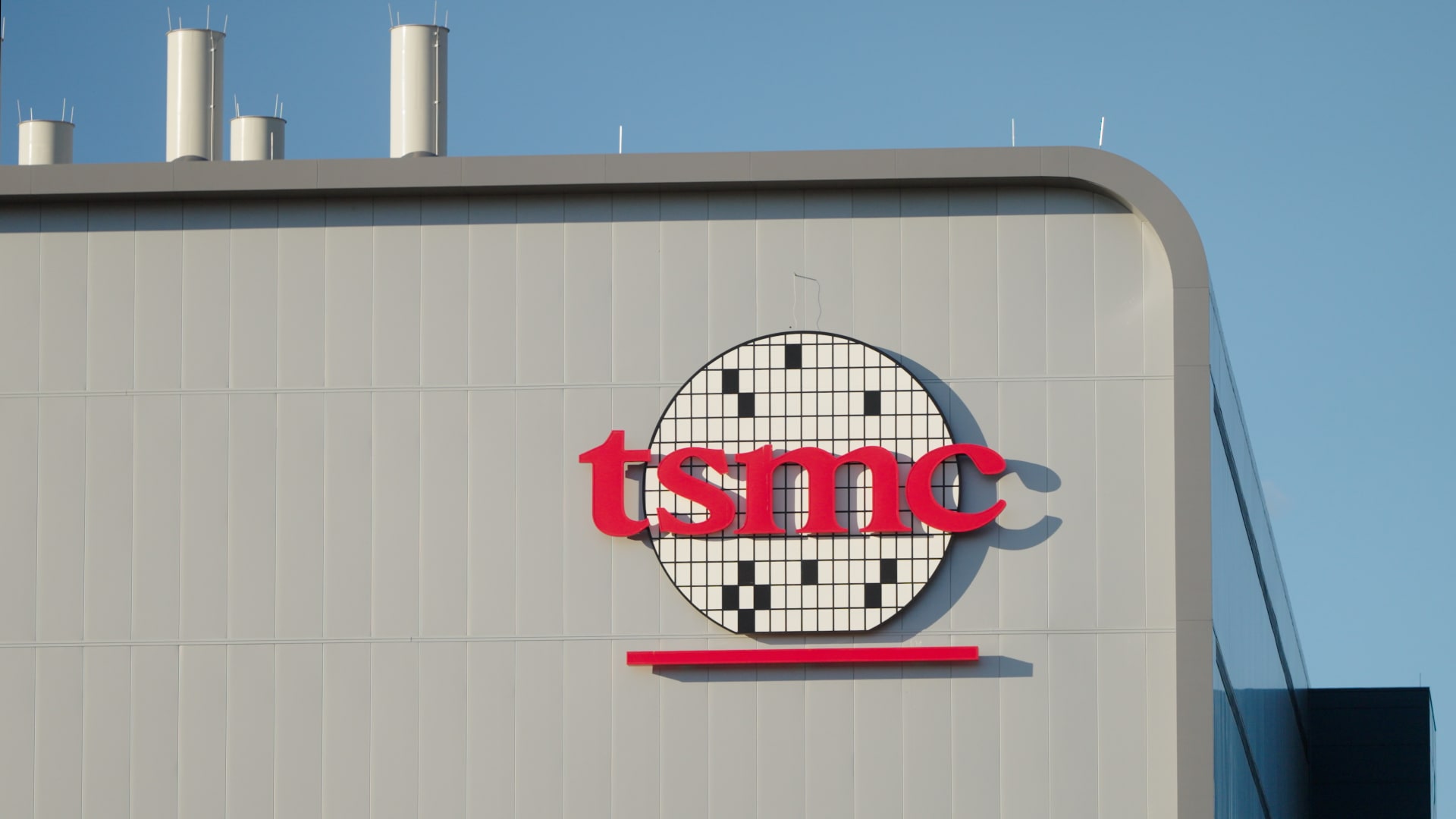 TSMC confident in continued CHIPS Act funding under Trump, says CFO [Video]