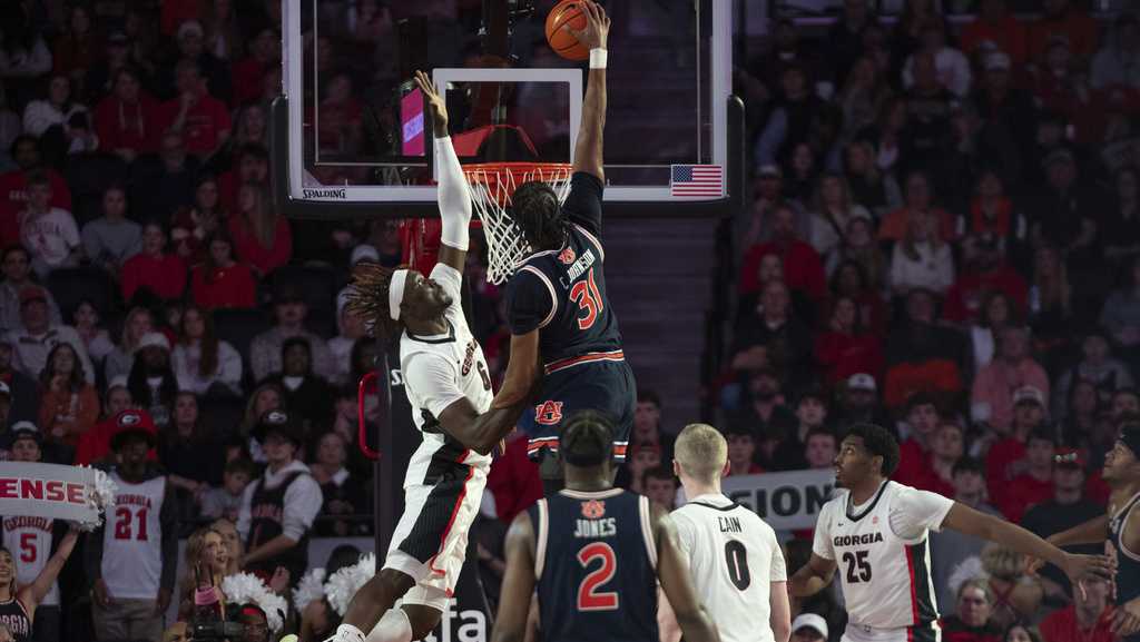 Auburn a unanimous No. 1, Duke now No. 2; Michigan St into top 10, Louisville ends AP Top 25 drought [Video]